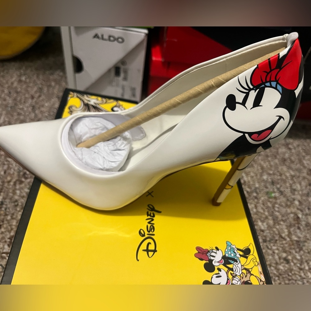 Stiletto pump white womens Disney heels